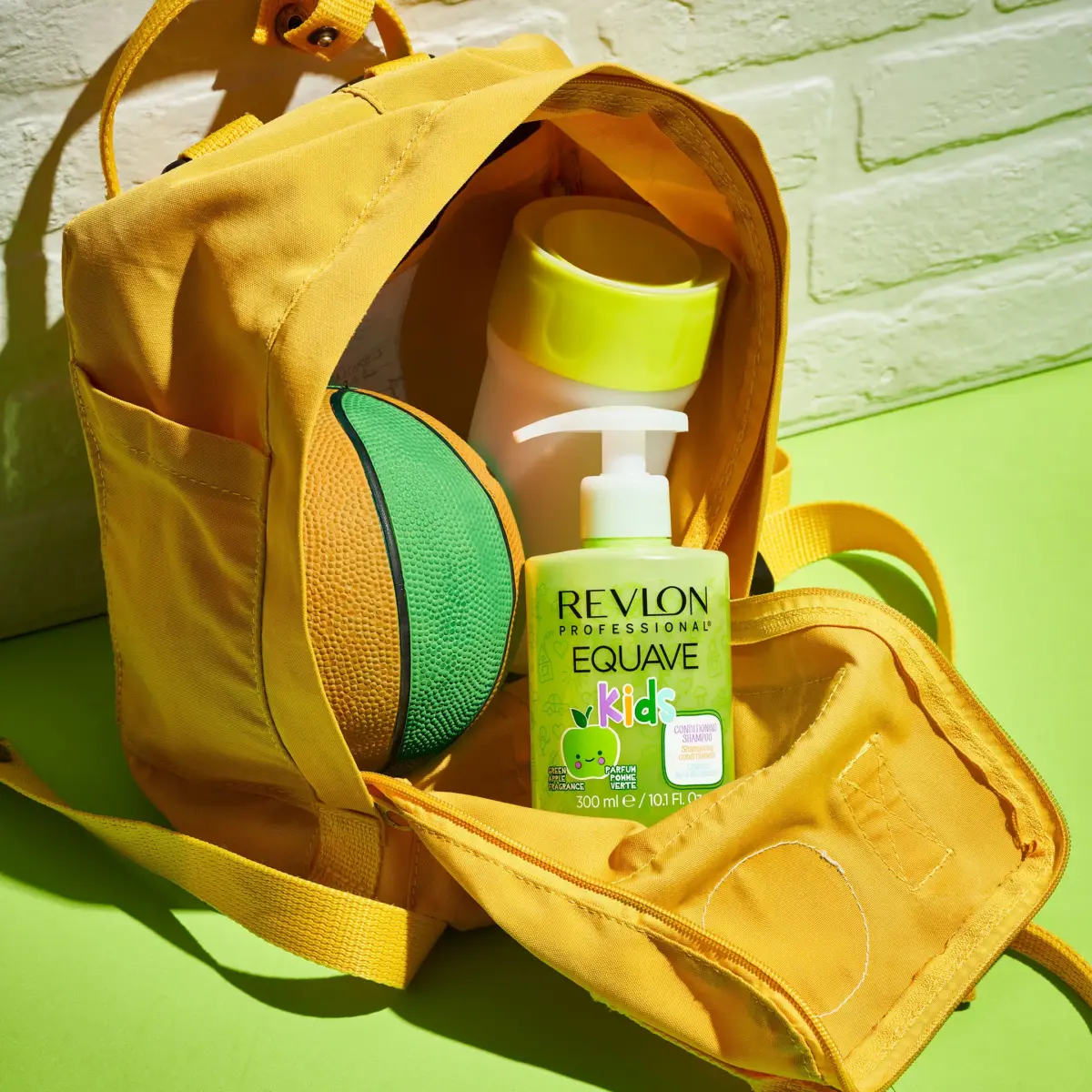 Revlon Professional EQUAVE KIDS Dečiji šampon sa aromom jabuke, 300 ml | VESNA.RS